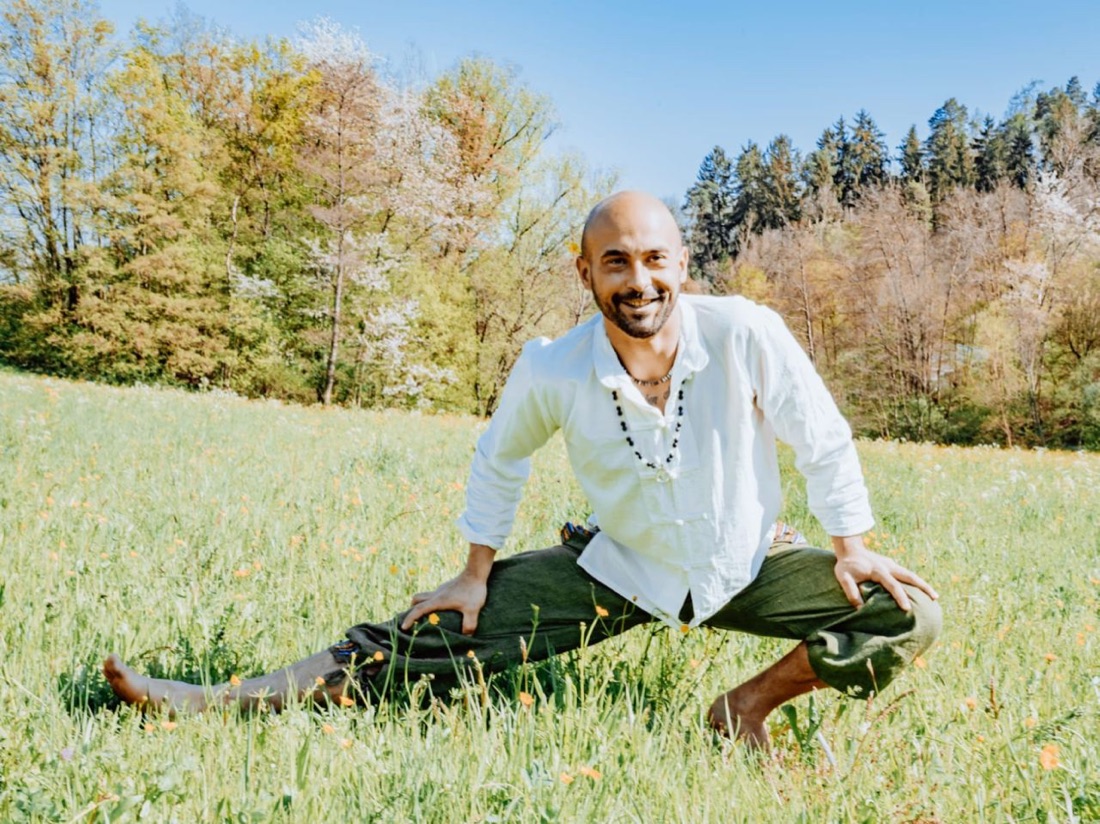 Adrian — Yogalehrer:in bei Yoga mit Isabell